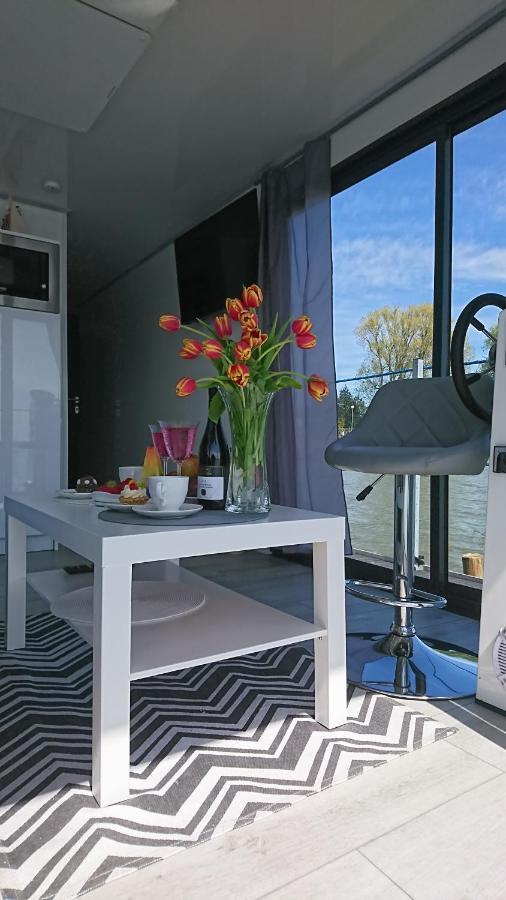 Houseboat Arka 1 - Domki Na Wodzie, Rower Wodny, Wifi, Parking Мєлно Екстер'єр фото