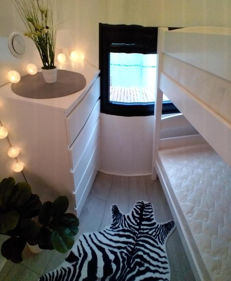 Houseboat Arka 1 - Domki Na Wodzie, Rower Wodny, Wifi, Parking Мєлно Екстер'єр фото