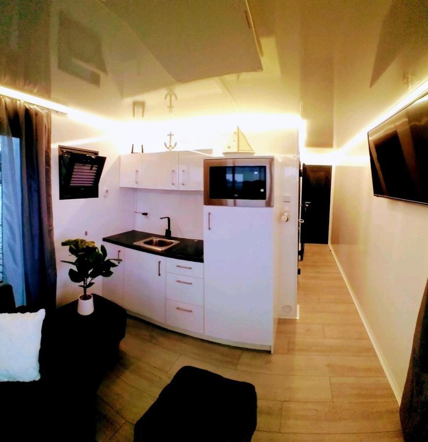 Houseboat Arka 1 - Domki Na Wodzie, Rower Wodny, Wifi, Parking Мєлно Екстер'єр фото
